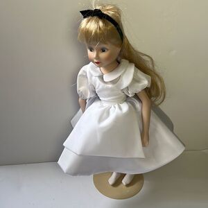 VINTAGE 1988 DISNEY COLLECTION GROLIER ALICE IN WONDERLAND PORCELAIN DOLL Number
